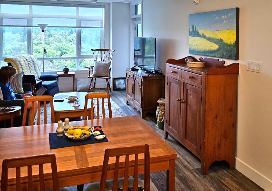 creating commissioned paintings through collaboration